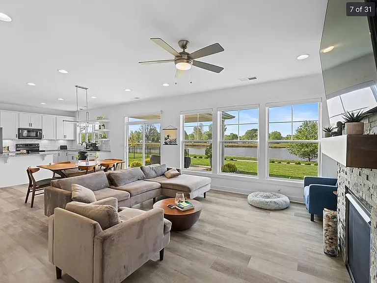 2460 Krauss Ct — Photo 9