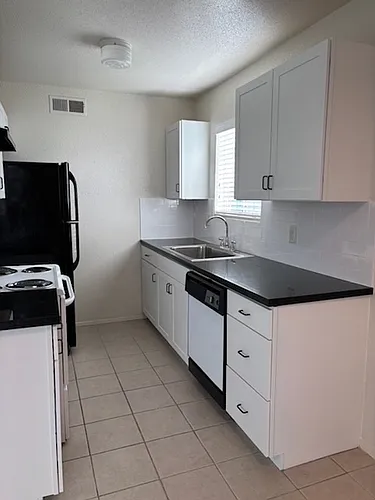 808 Natalie St #D Photo 1