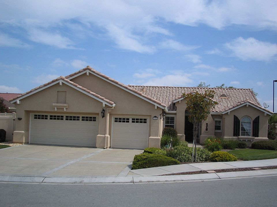 Beautiful Quail Hollow Corner Lot