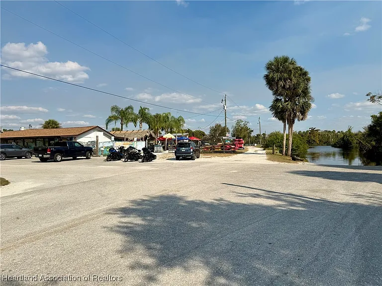 10345 SW Riverview Cir — Photo 16