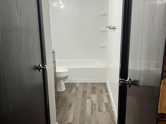 5th image of 1039 5th St APT 1