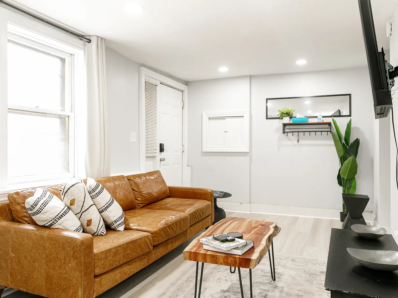 1 bed, $1,950 — Photo 4