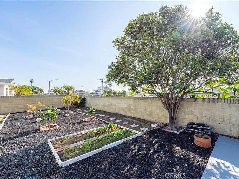 5130 Carmelynn St — Photo 42