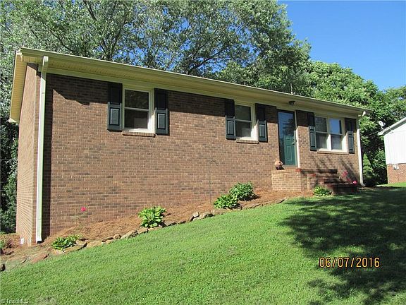 3rd image of 256 Woodcreek Dr