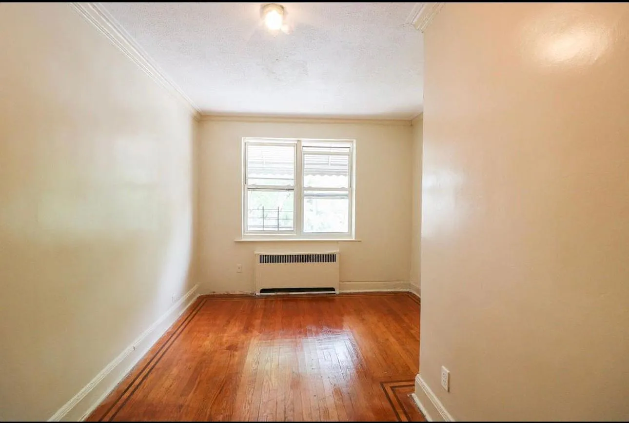932 Adee Ave — Photo 4