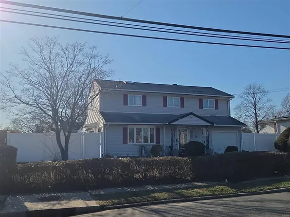 1400 Ferndale Blvd, Central Islip, NY 11722