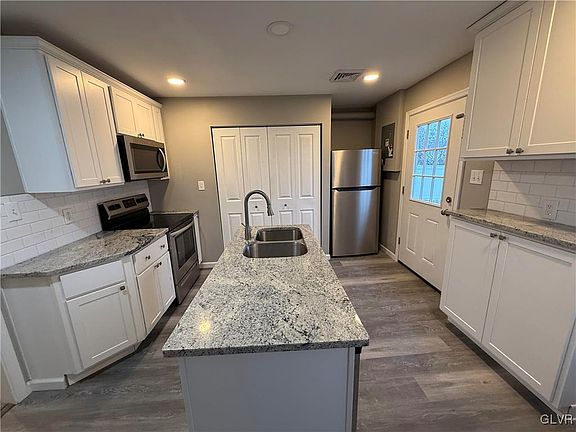 5th image of 2632 West Blvd