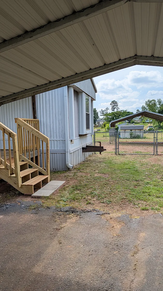 Building Photo - 102 Rolandi Ct