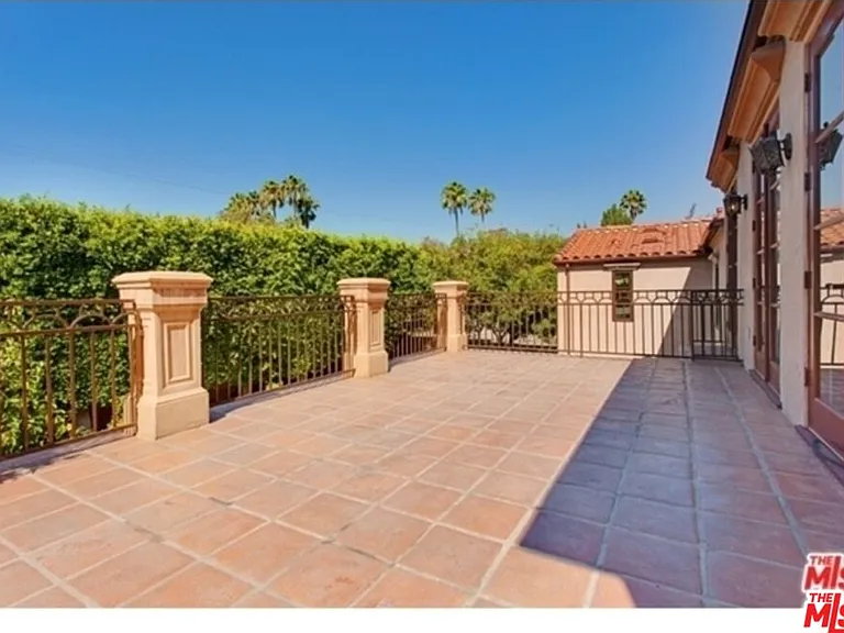 725 N Foothill Rd — Photo 26