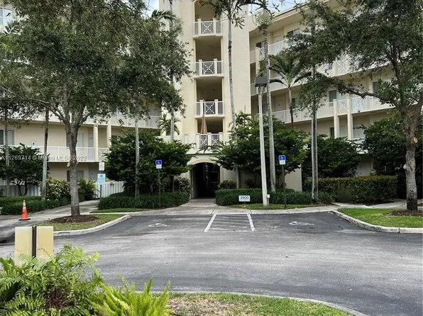 3500 Oaks Clubhouse Dr APT 111, Pompano Beach, FL 33067
