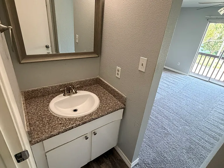 4602 Orange Cir N — Photo 16