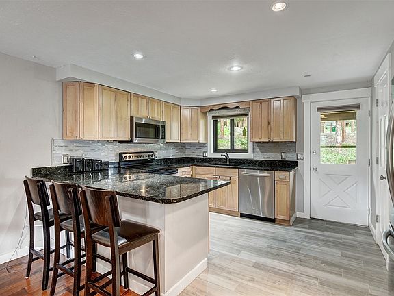 5th image of 52 Club House Road UNIT 44