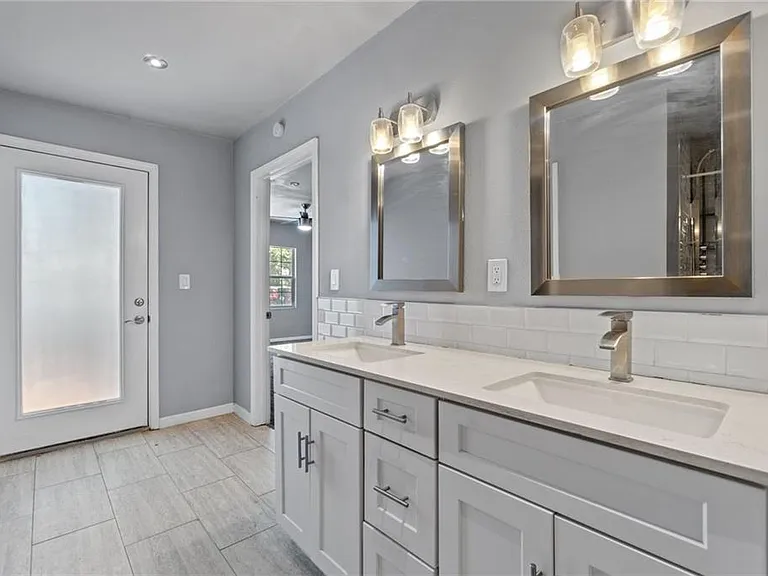 2105 Fortview Rd — Photo 25