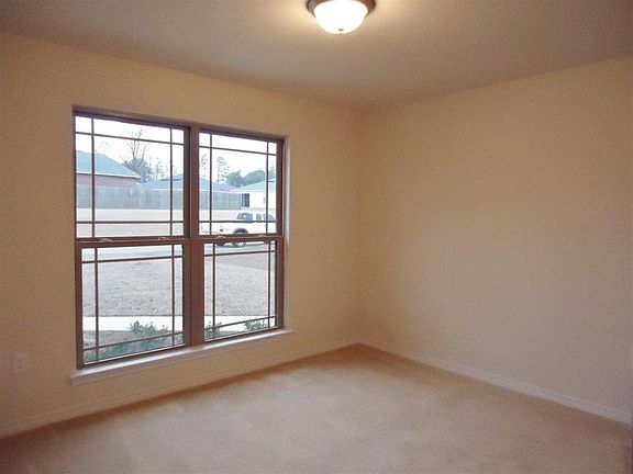 3rd image of 10909 Chippewa Dr