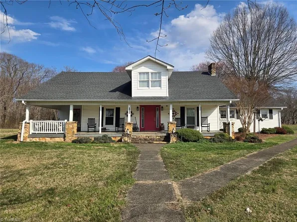 4581 State Highway 66 S, King, NC 27021