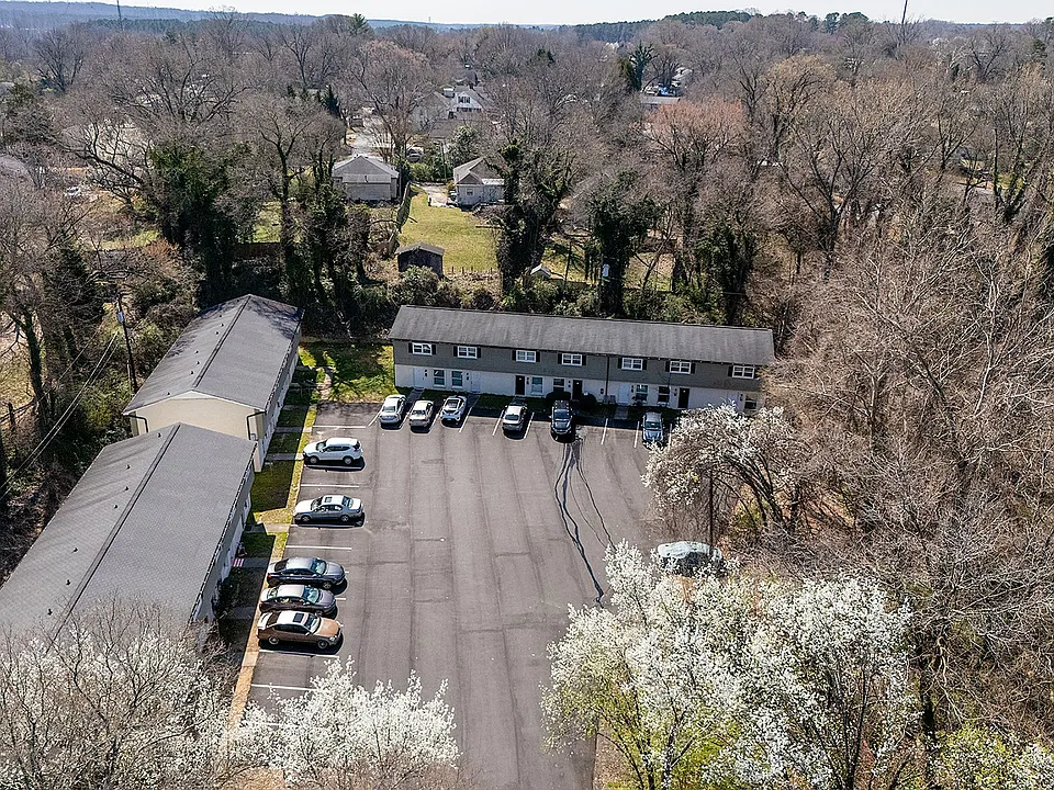 210 E Catawba Ave