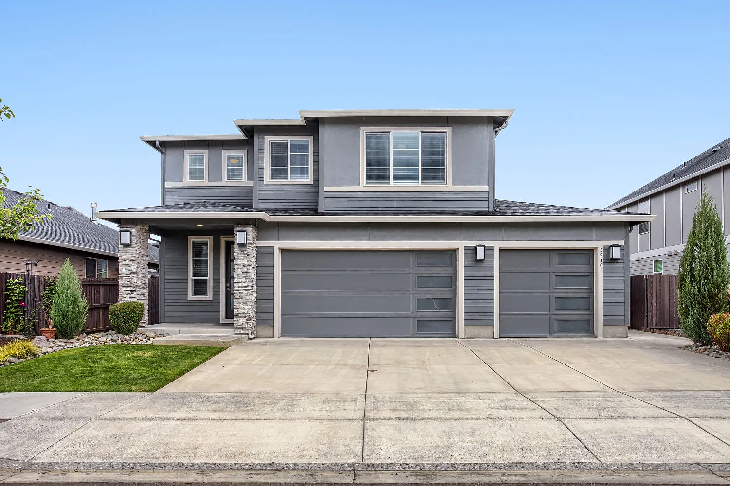 3 bed, 2.5 bath, 2536 sqft, $3,750 — Photo 1