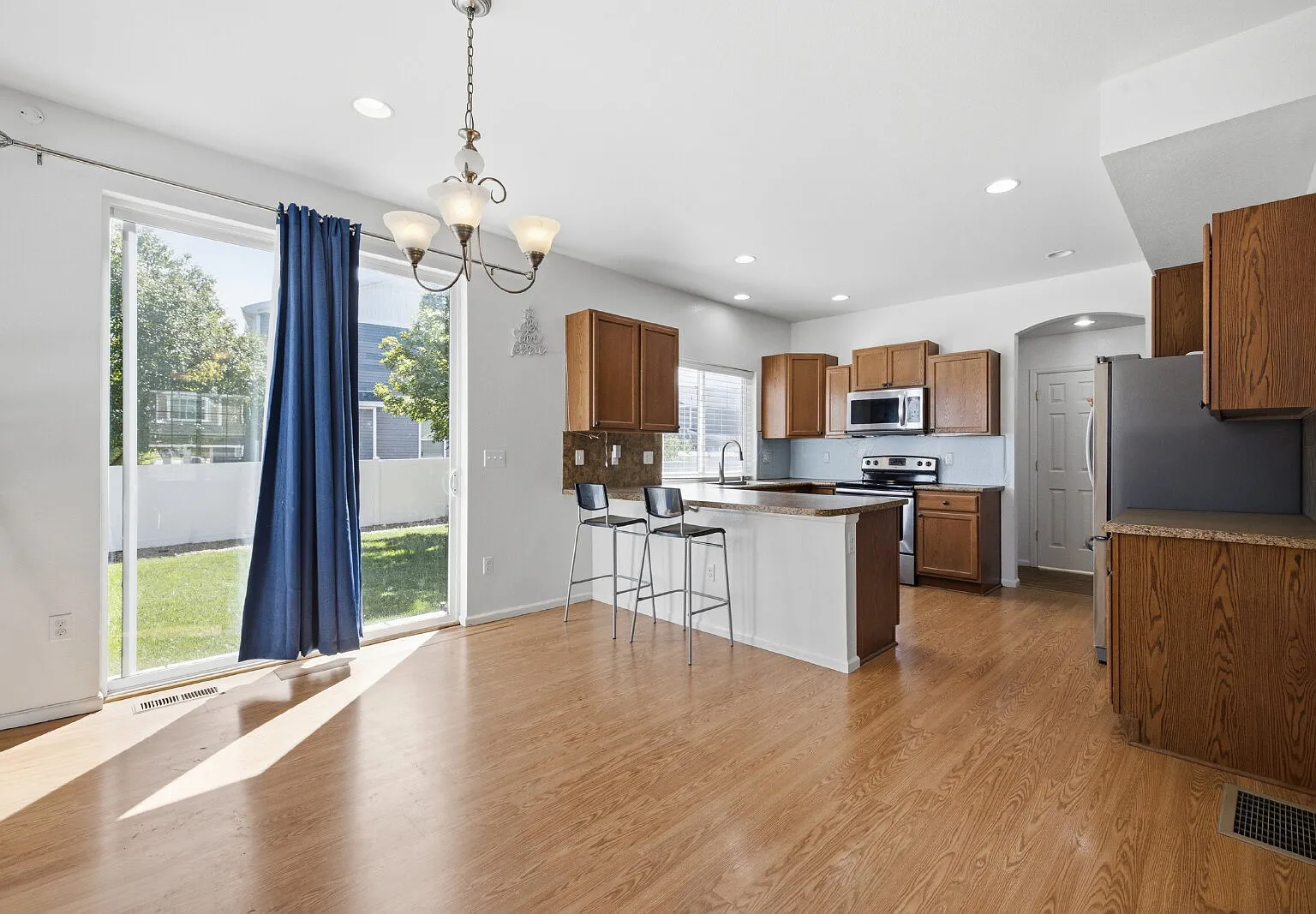 3 bed, 2.5 bath, 1744 sqft, $2,850 — Photo 4