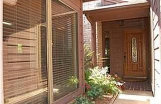 2nd image of 423 Hedgecroft Dr