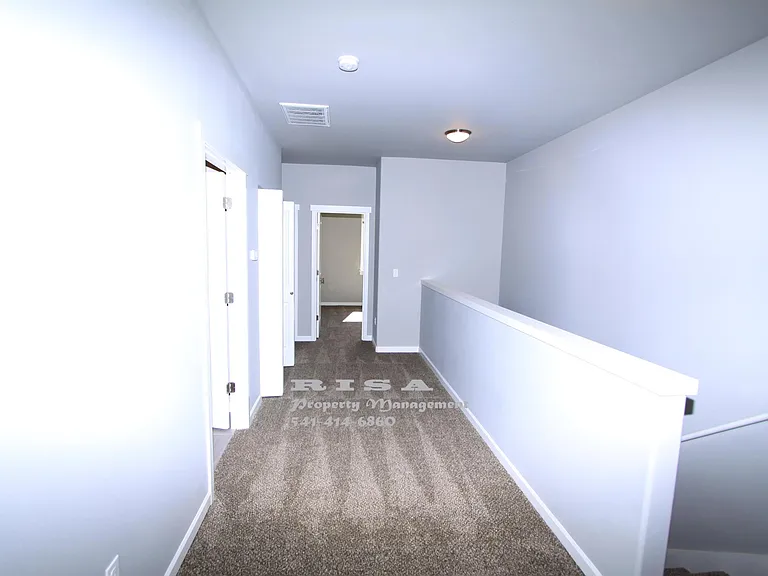 4185 Lancaster Dr NE — Photo 17
