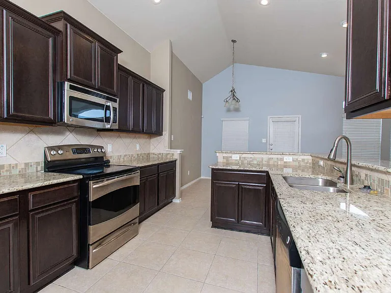 409 Rowdy Dr — Photo 12