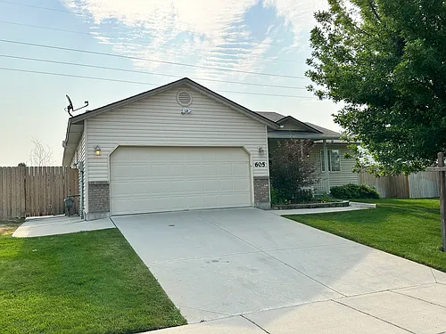 605 W Mulberry Loop Photo 1