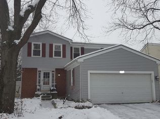 745 Iroquois Trl, Carol Stream, IL