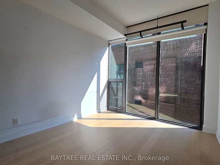 15 Beverley St #608 — Photo 9