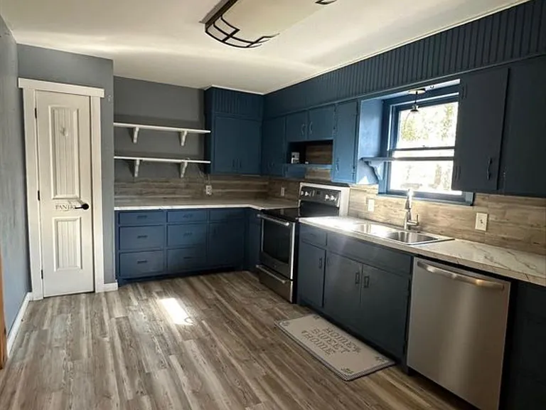 2309 Bradford St — Photo 18