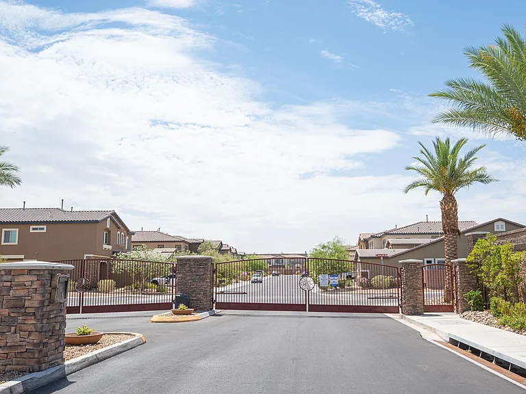 6198 Hays Cove Ct — Photo 48