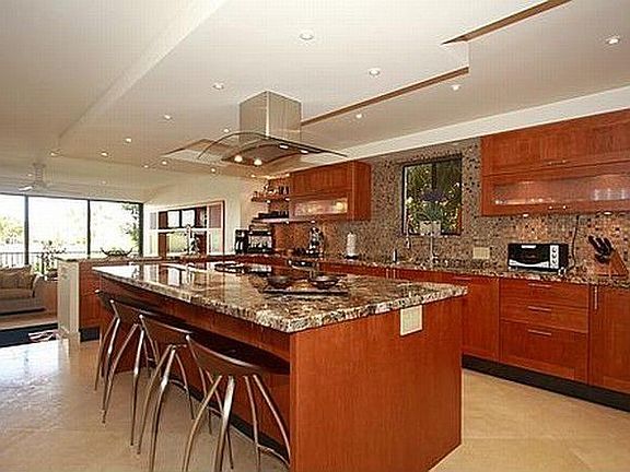 3rd image of 6020 Paradise Point Dr