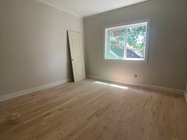 16 Hillcrest Street image 5 of 9