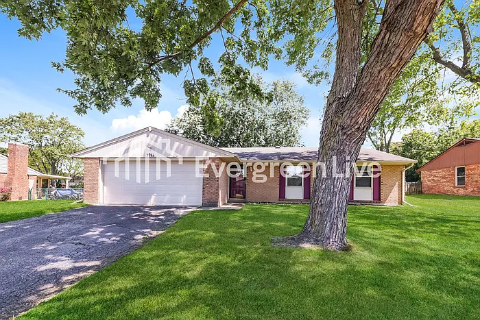 4911 Larchview Dr — Photo 1