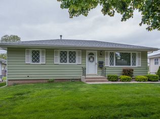 2400 Victoria Dr SW, Cedar Rapids, IA 52404