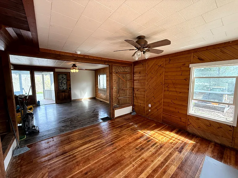 1117 N 5th Ave — Photo 2