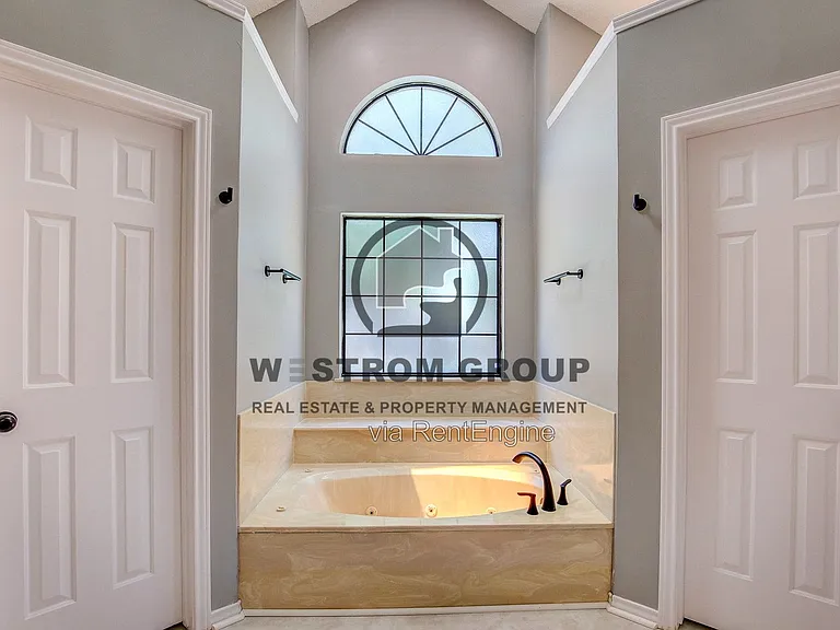 3914 Meadow Dr — Photo 30