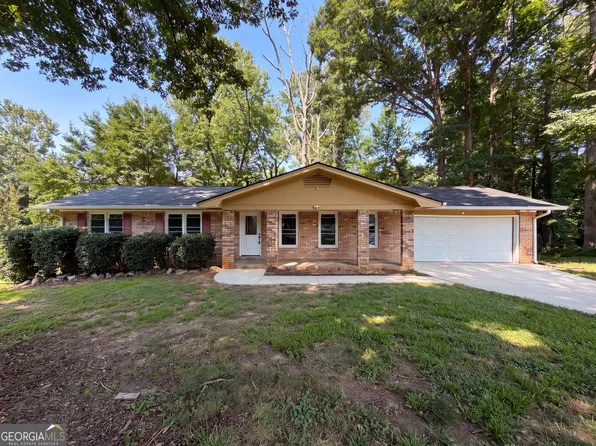 1653 E Kellogg Cir, Douglasville, GA 30134