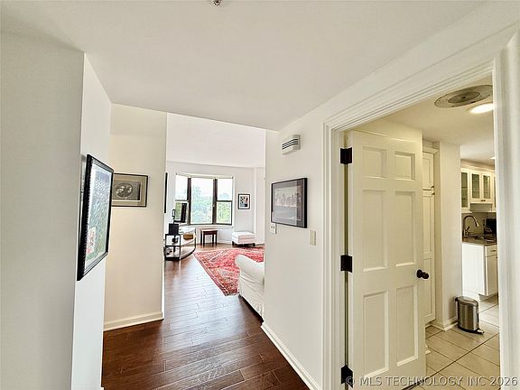 3rd image of 2121 S Yorktown Ave APT 701
