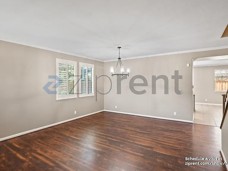 19 Lowell Ct — Photo 4