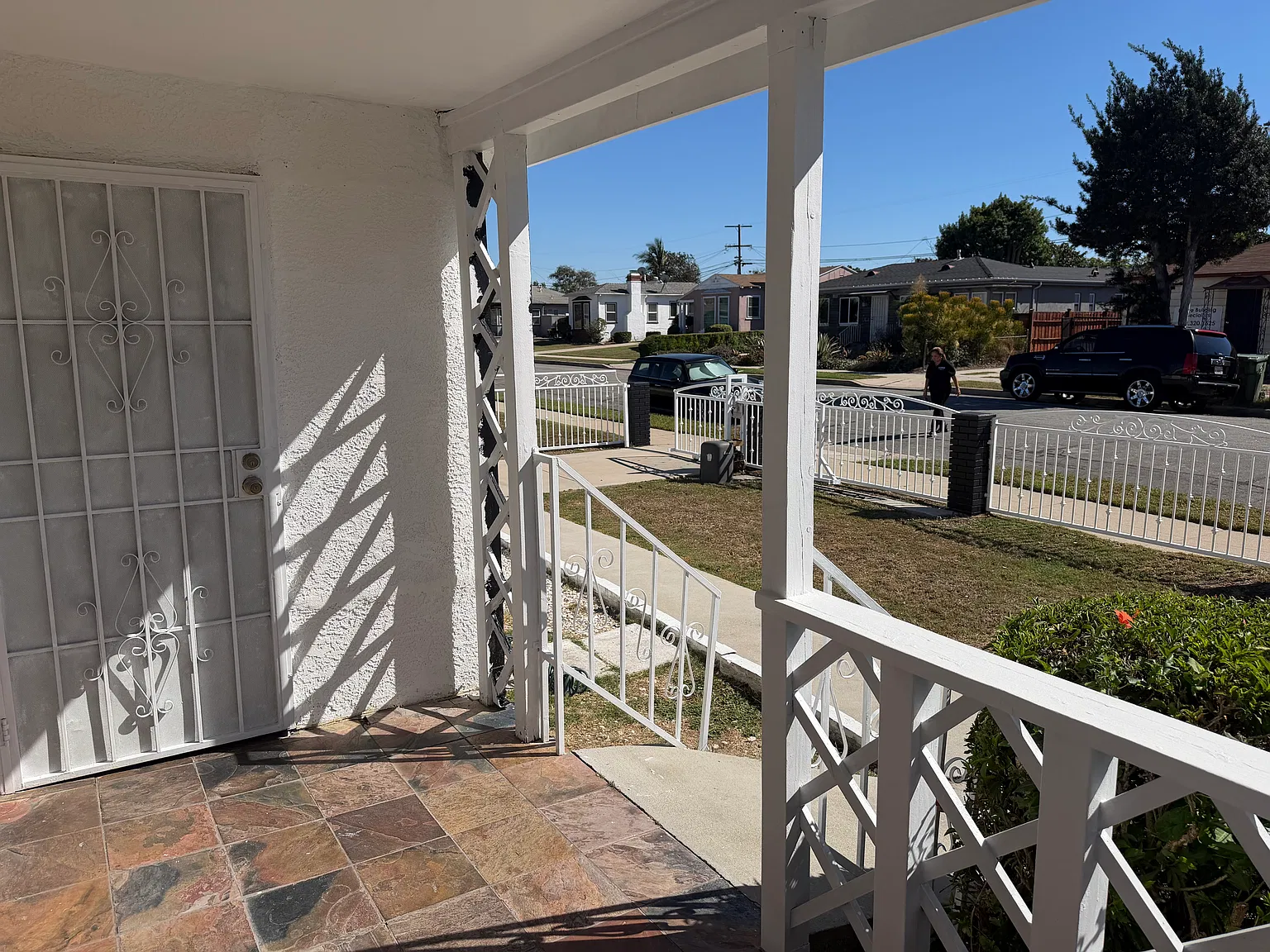 3 bed, 1281 sqft, $4,100 — Photo 2