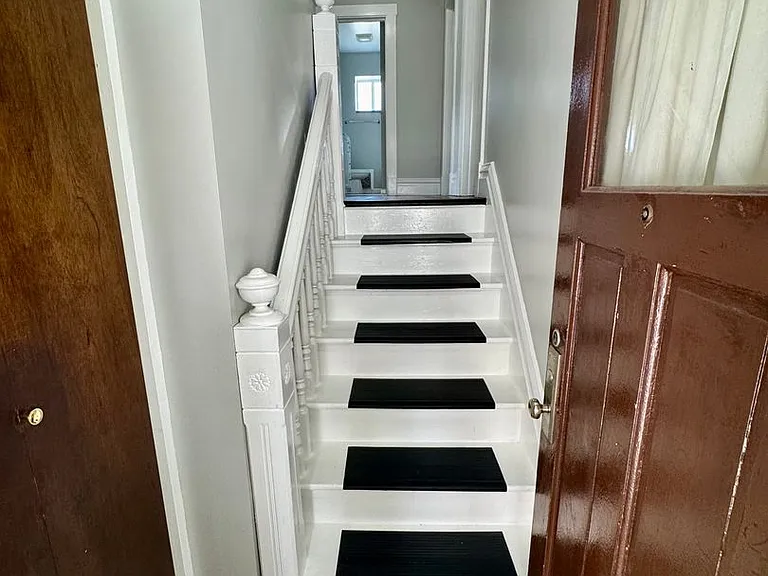 227 5th Ave — Photo 8