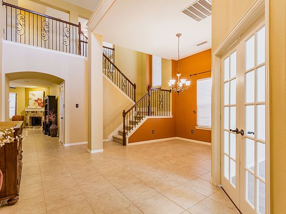 3rd image of 2721 Indian Oak Dr