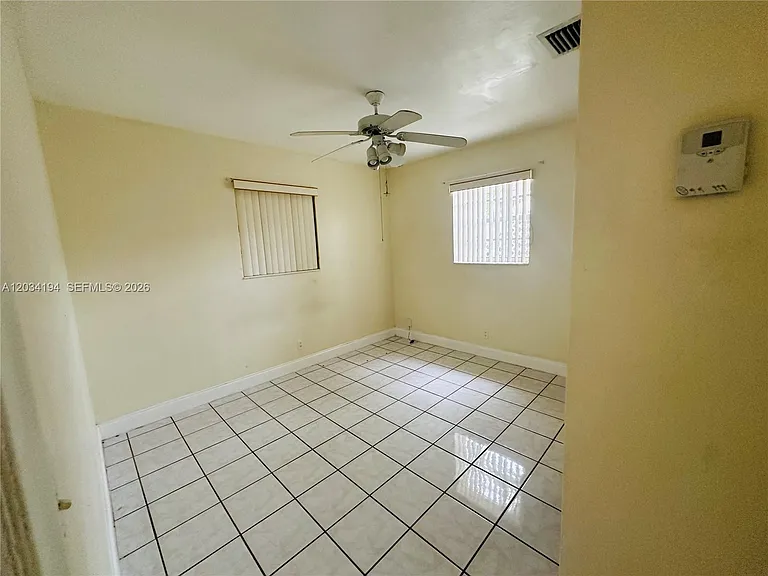 1215 S 24th Ave — Photo 33
