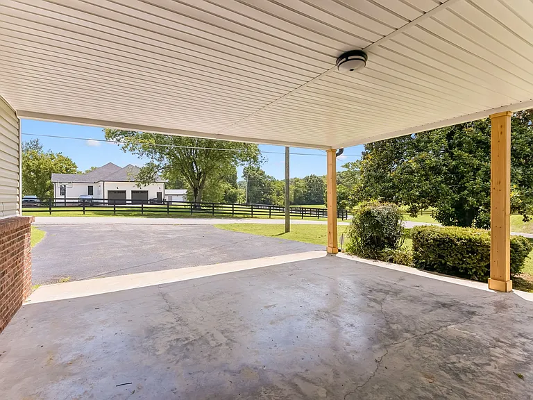 1001 Lakeside Dr — Photo 7