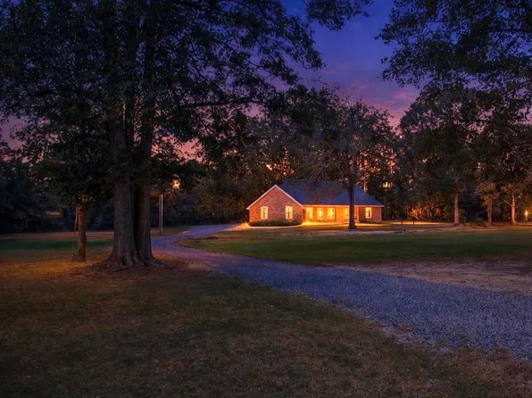 25041 Old Greenwell Springs Rd, Greenwell Springs, LA 70739