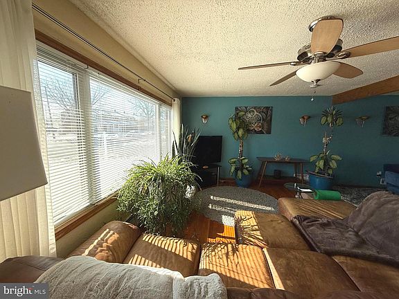 4th image of 1000 Southridge Rd