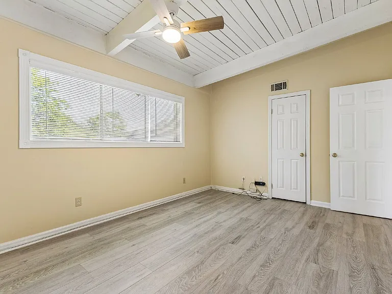 4901 Americana Dr — Photo 22