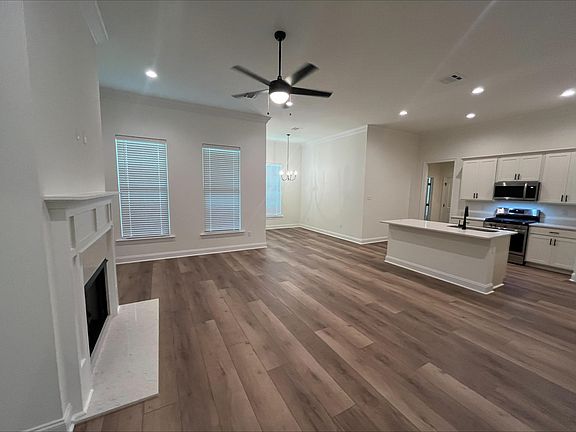 2nd image of 2493 Goldfinch Dr