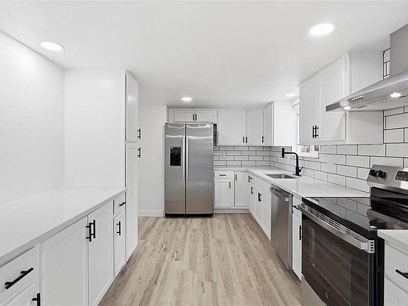 5th image of 818 E Swallow Road