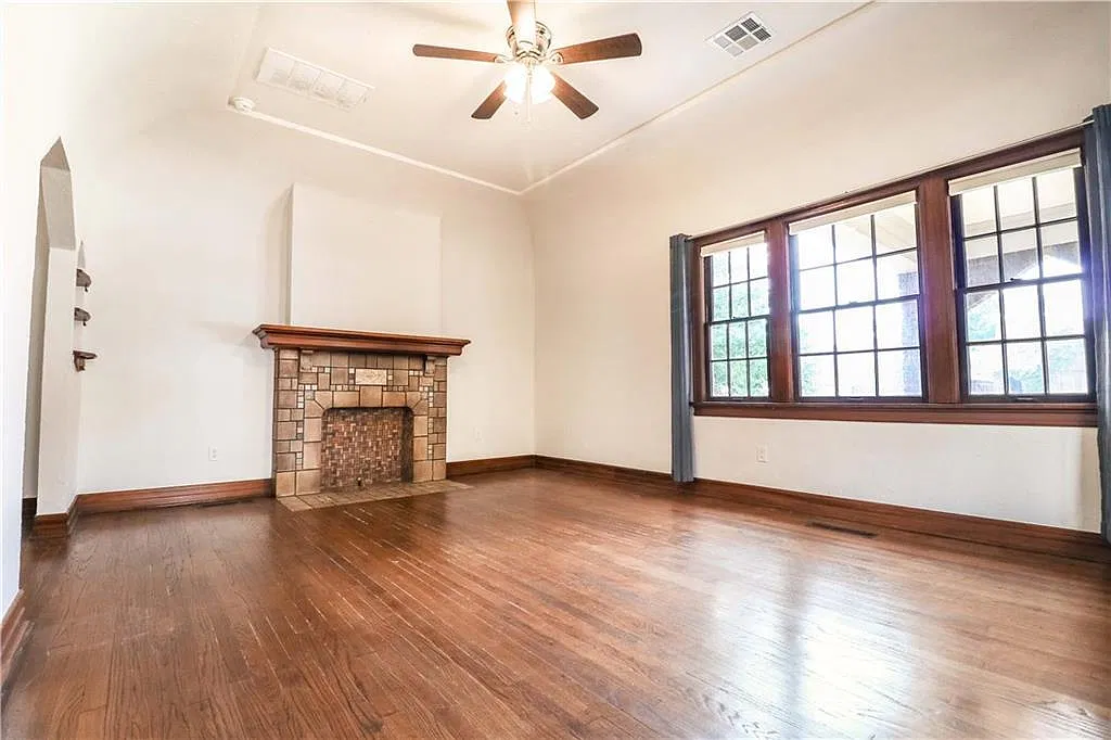 1 bed, 820 sqft, $1,250 — Photo 3